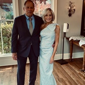 Teri Jon Size 4 worn once! Straight from the cleaners